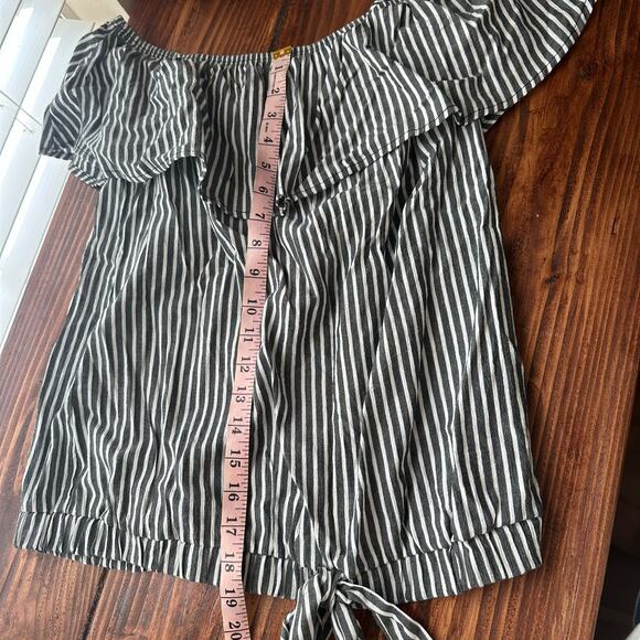 Cotton Bleu Women's Gray Vertical Striped Blouse Tie Front Size Medium - Picture 7 of 7